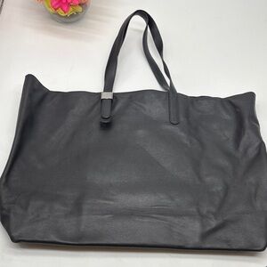 Everlane Stylish Black Leather Tote Bag made in Italy TOT8510